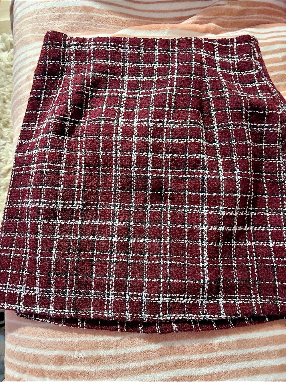 Ardene Plaid Mini Skirt in Burgundy & White Like New